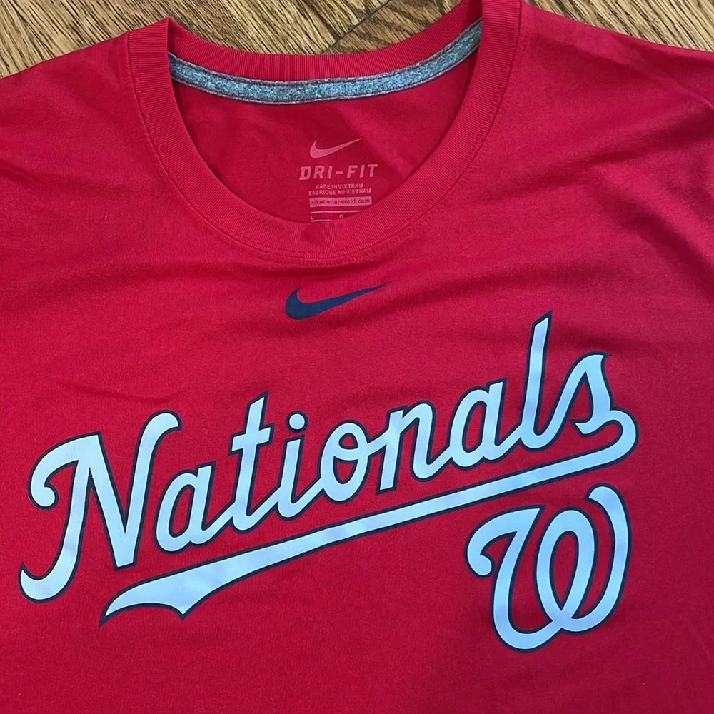 Men’s Washington Nationals Nike Dri-Fit Shirt. Size Large. Like New Condition.